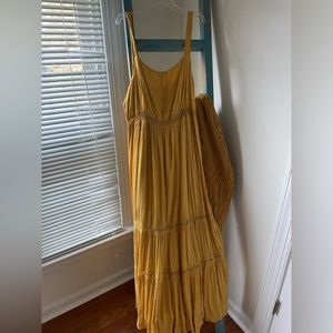 Maxi yellow sundress!
